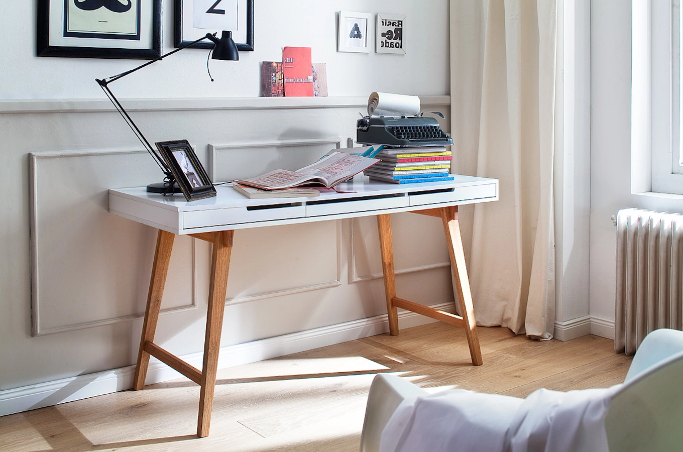 Biało-drewniane biurko z szufladami ANNEKE L w skandynawskim stylu / 140x58 cm