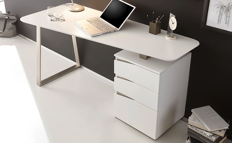 Nowoczesne białe biurko