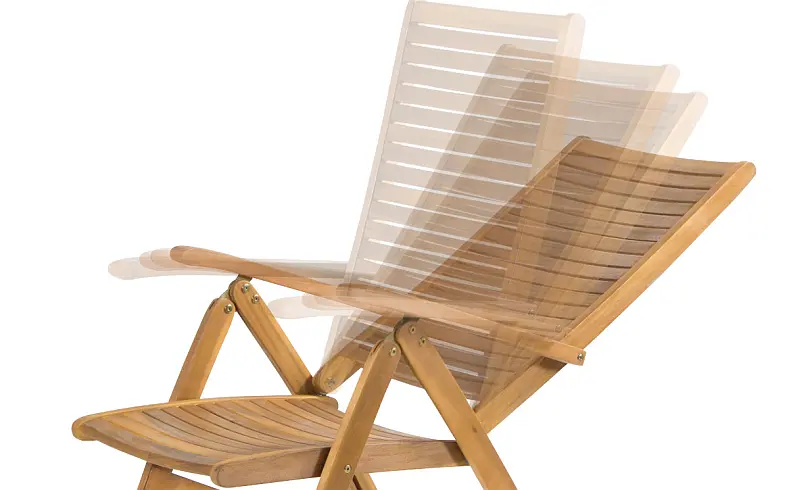 Drewniane krzesło ogrodowe o ergonomicznej budowie