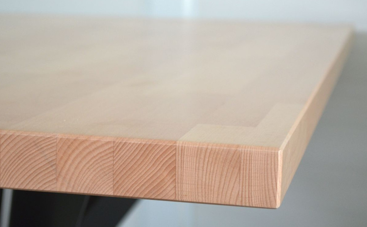 Stół z blatem z litego drewna bukowego (4 cm)