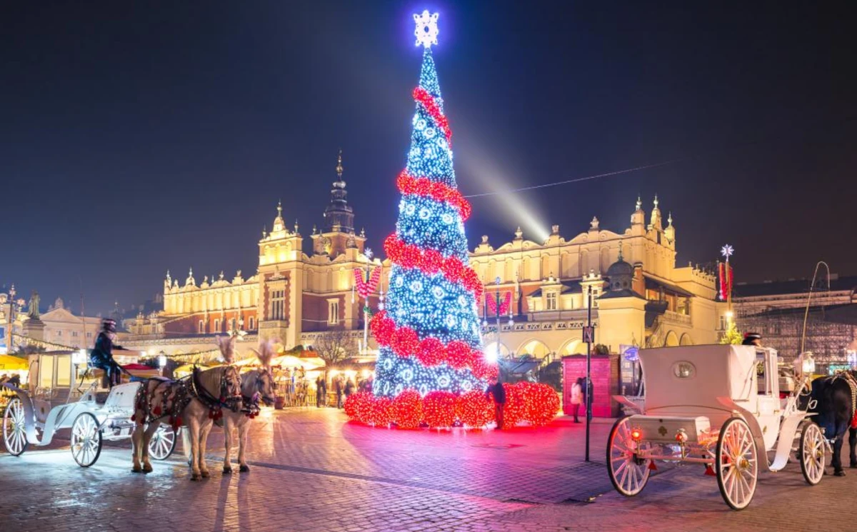 Rynek krakowski w świątecznej oprawie