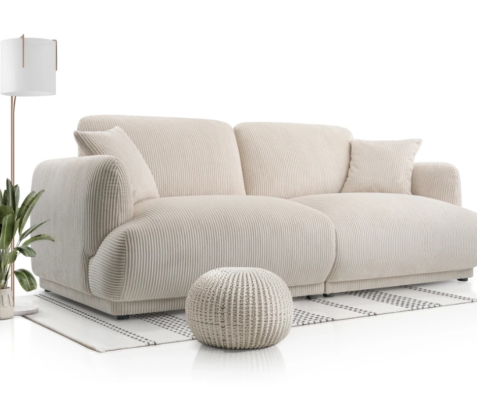 Sofa na wysokich nóżkach czy niska? Jak wybrać odpowiedni model do salonu