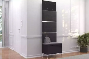 Czarny wieszak na ubrania ze srebrnymi dodatkami Dancan EVELINE