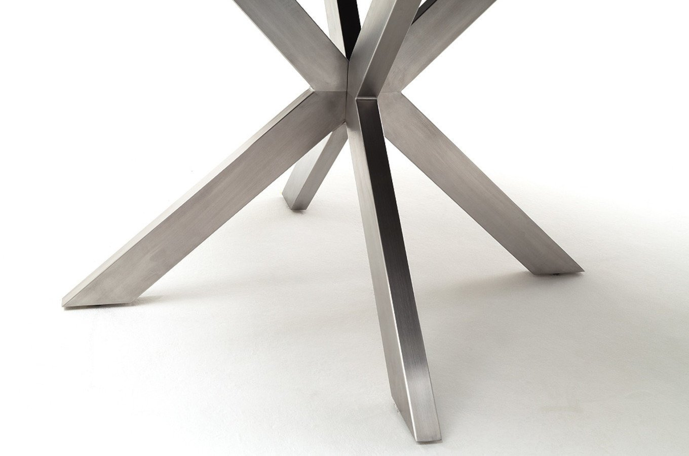 Okrągły rozkładany stół WINNIPEG na metalowych nogach / 120-160 x 120 cm