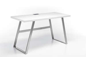 Nowoczesne białe biurko ANDRIA na metalowych nogach / 140x60 cm