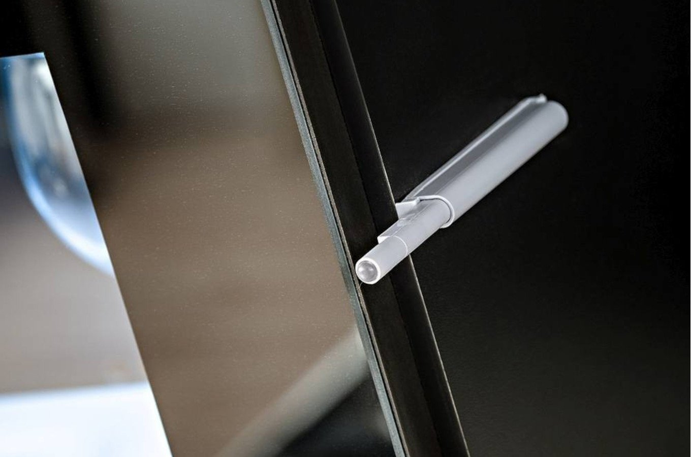 Nowoczesna meblościanka SONIC / biały + czarny / szer. 280 cm