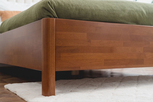 Tapicerowane łóżko drewniane bukowe Visby MODENA BC z wysokim zagłówkiem / 160x200 cm, kolor orzech, zagłówek Casablanca 2301 (skrzynia na pościel)