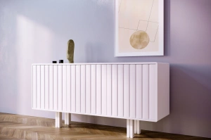 Biała komoda Skandica VIGGE z lamelami / szer. 149 cm