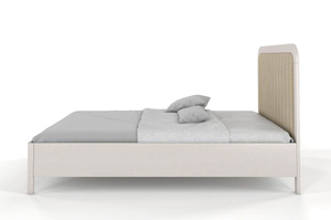 Tapicerowane łóżko drewniane sosnowe Visby MODENA z wysokim zagłówkiem / 140x200 cm, kolor biały, zagłówek Casablanca 2303