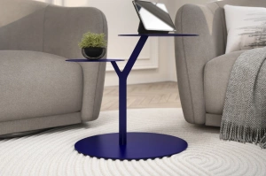 Metalowy stolik pomocniczy do salonu Kayani IROKO / kolor granat szlachetny
