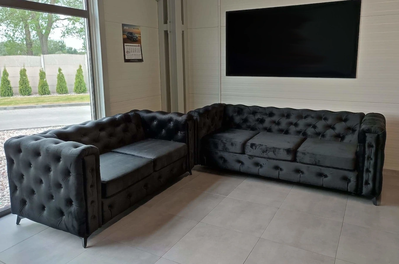 Elegancka 2-osobowa sofa MEDIOLAN II w stylu Chesterfield / szerokość 188 cm
