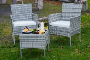 Zestaw mebli ogrodowych z technorattanu ARABBA / Stół + 2 fotele