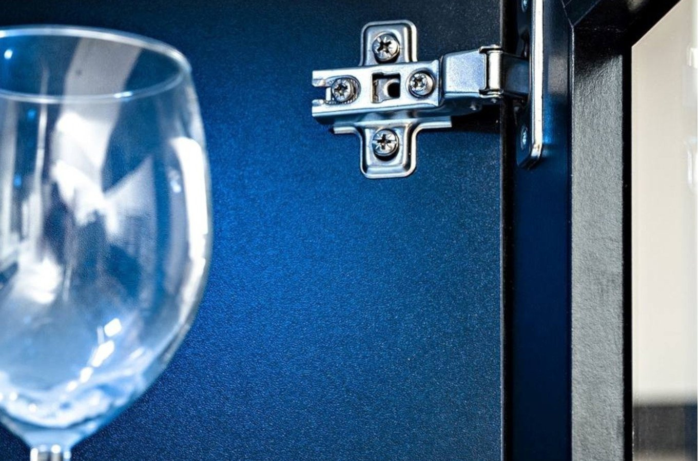 Nowoczesna meblościanka SONIC / biały + czarny / szer. 280 cm