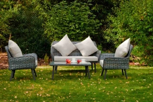 Zestaw mebli ogrodowych z technorattanu BLATTEN / Stół + 2 fotele + sofa