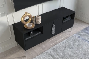 Czarna komoda RTV Skandica MERLIN ze srebrnymi dodatkami / szer. 138 cm