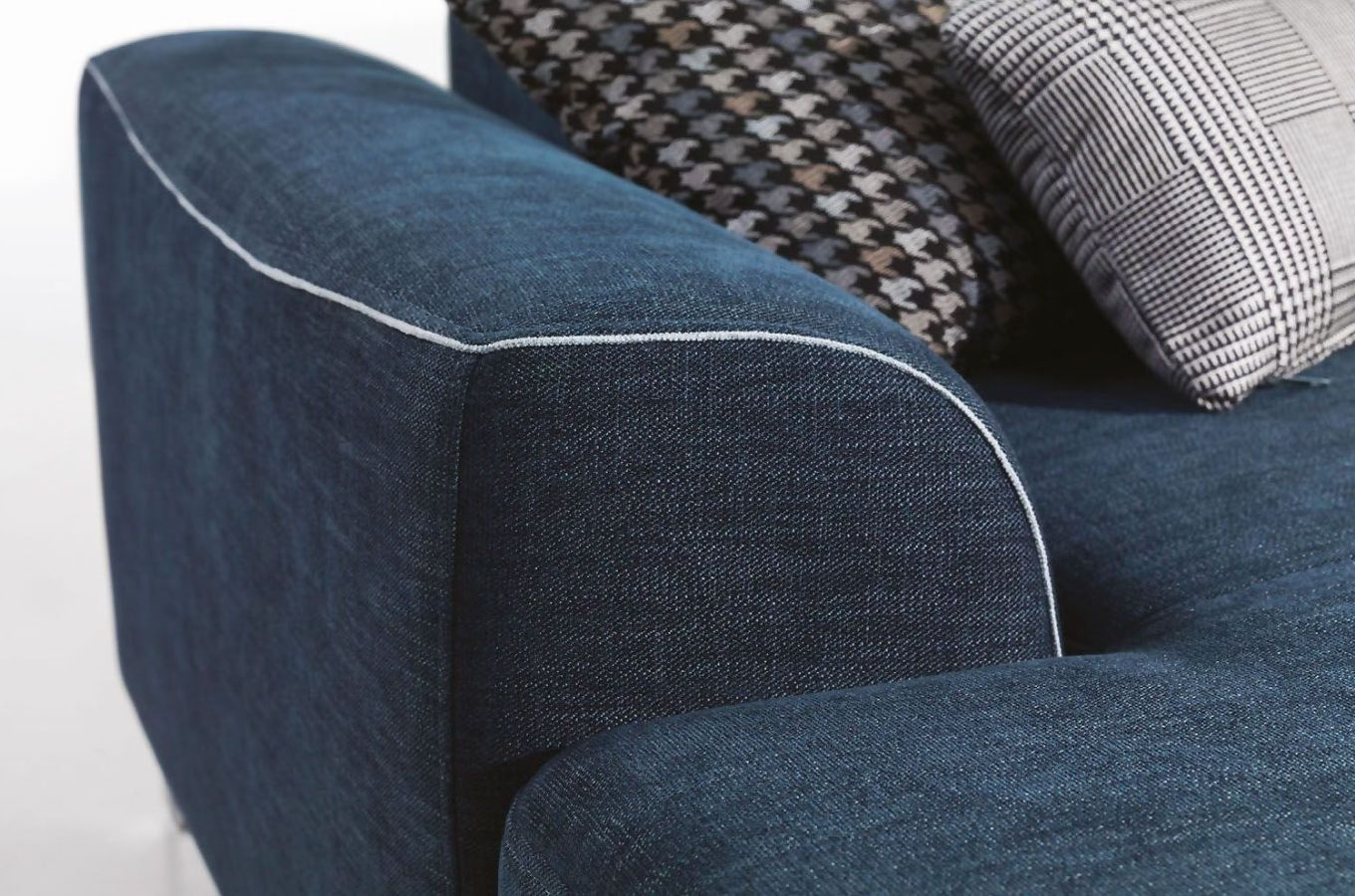 Nowoczesny narożnik ASTI z funkcją spania i pojemnikiem na pościel