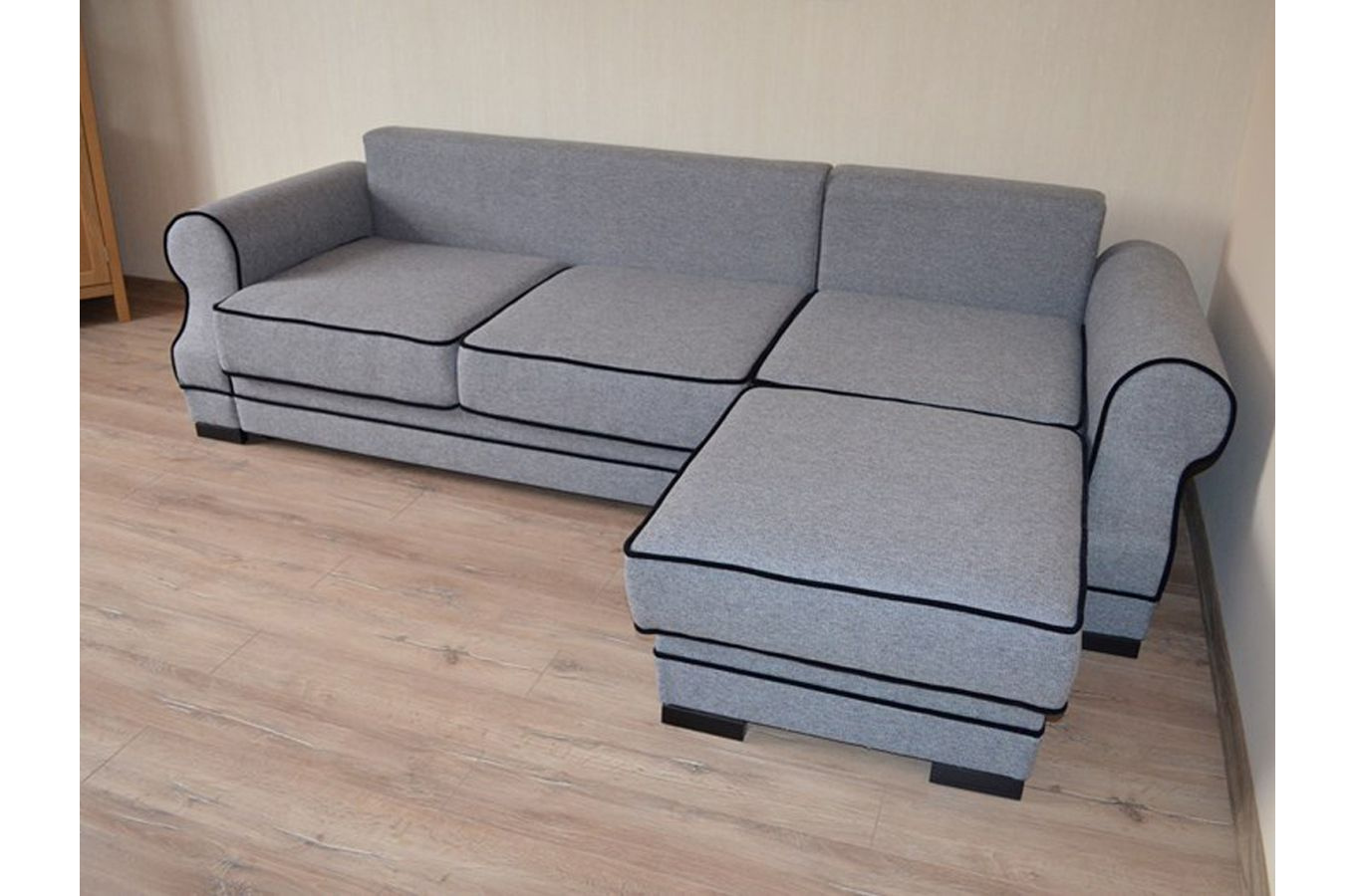 Elegancki narożnik GENEVA w angielskim stylu z funkcją spania i pojemnikiem na pościel