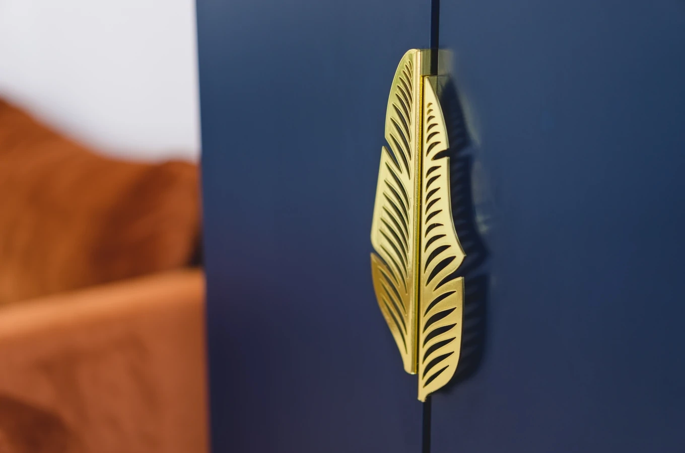 Złoty uchwyt LEAF Merlin w kształcie pióra / komplet
