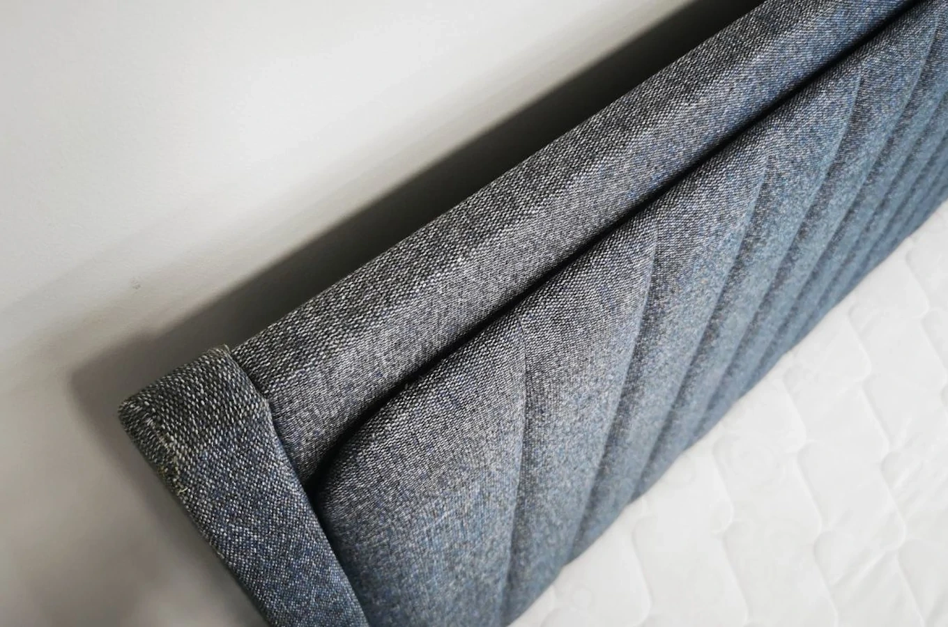 Łóżko lewitujące drewniane bukowe Visby ULF