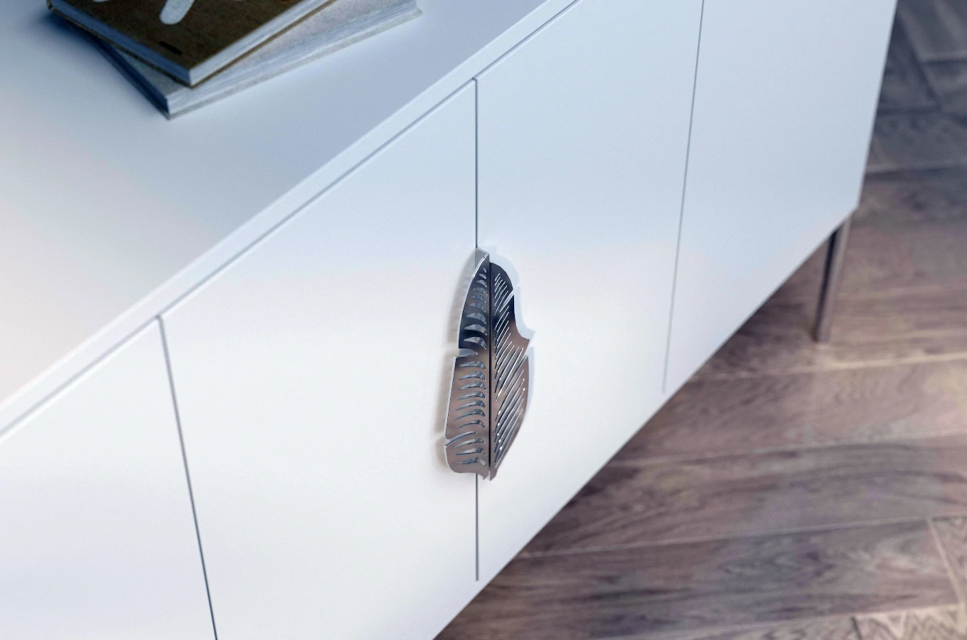 Biała komoda Skandica MERLIN ze srebrnymi dodatkami / szer. 138 cm