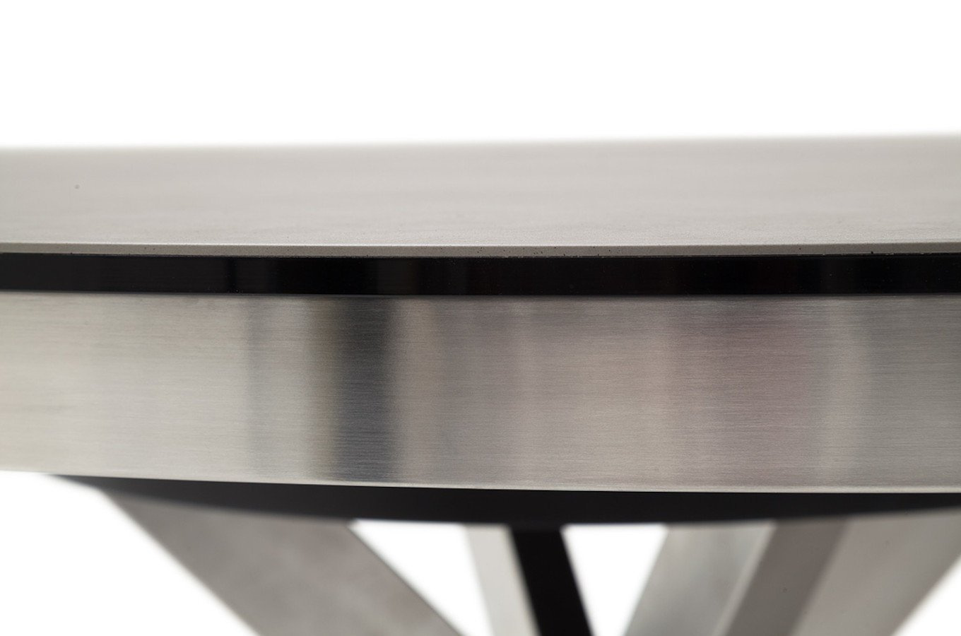 Okrągły rozkładany stół WINNIPEG na metalowych nogach / 120-160 x 120 cm