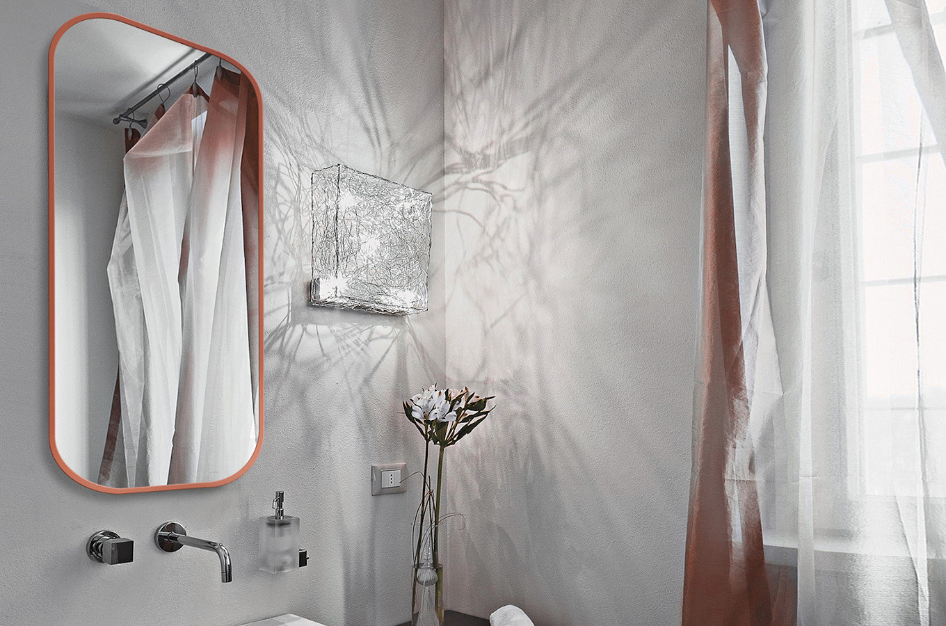 Prostokątne lustro MIRA Delicate / rama dostępna w 5 kolorach