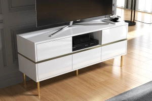 Elegancka biała komoda RTV Dancan MARIKA ze złotymi dodatkami / szer. 137,5 cm