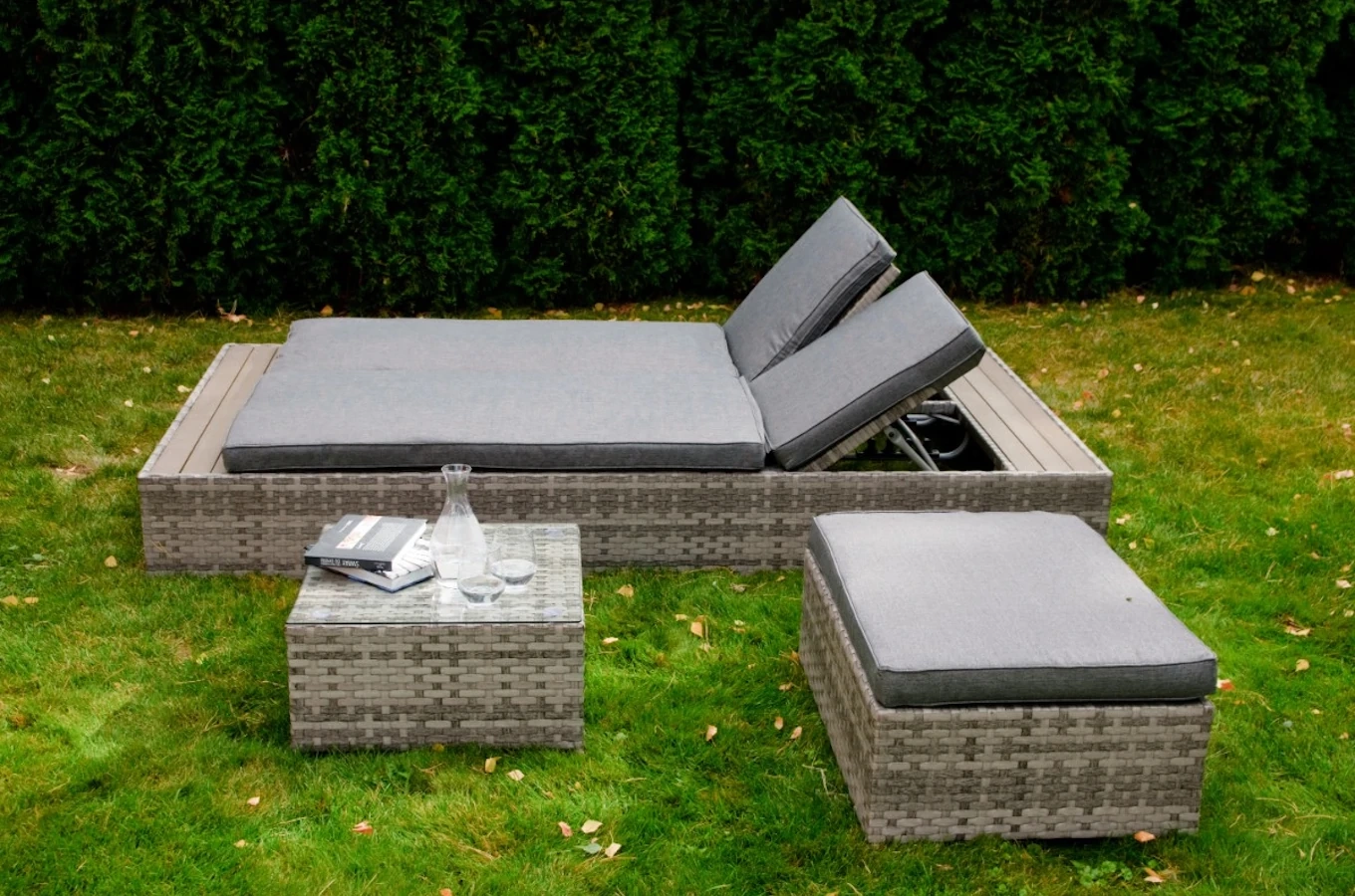 Wielofunkcyjna leżanka ogrodowa LATTICA z rattanu / Stół + łóżko + pufa