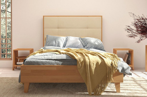 Tapicerowane łóżko drewniane bukowe Visby FRIDA z wysokim zagłówkiem