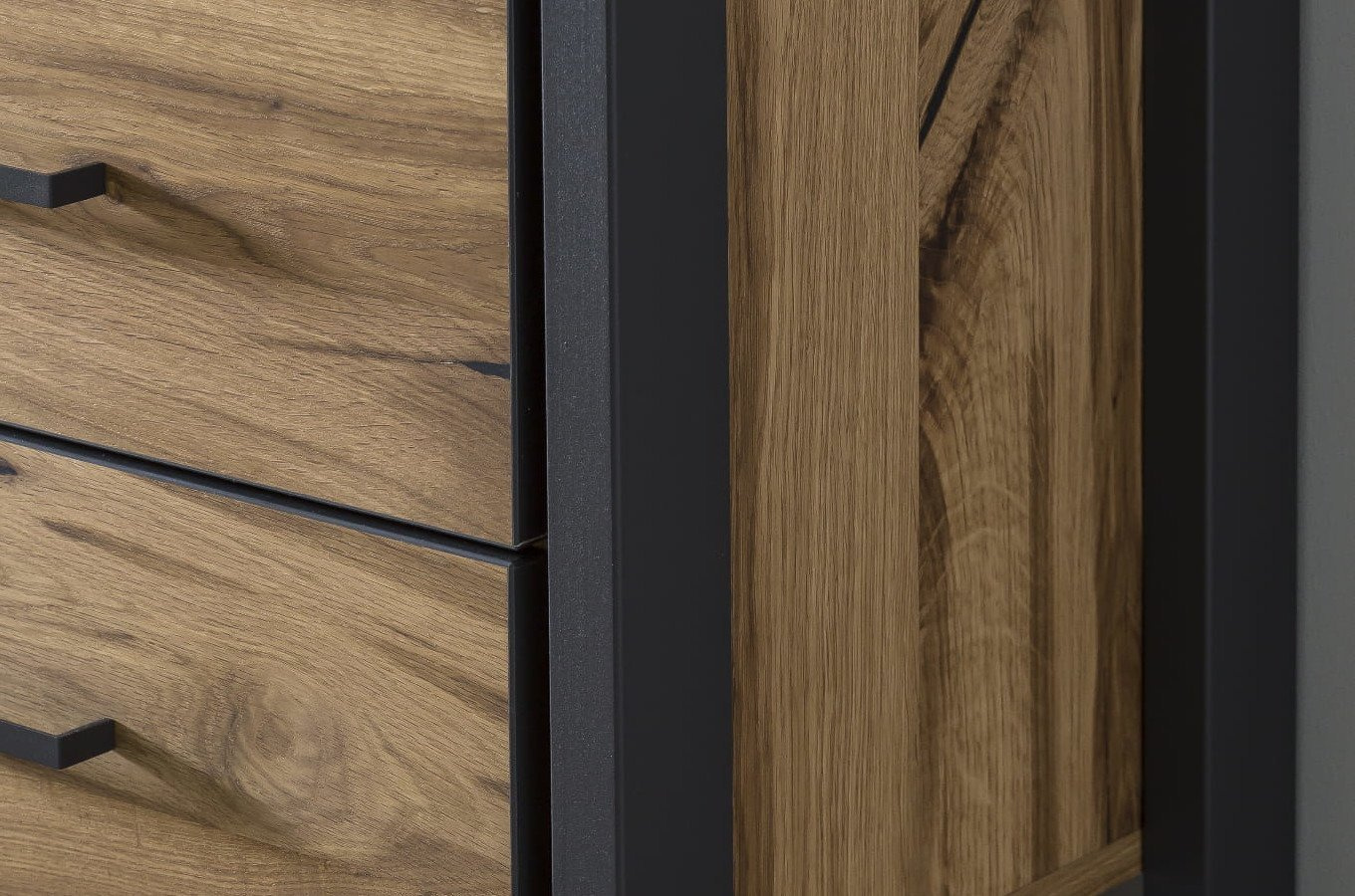Nowoczesna dębowa witryna ze szklanymi drzwiami TURID 2S2D / szer. 97,5 cm