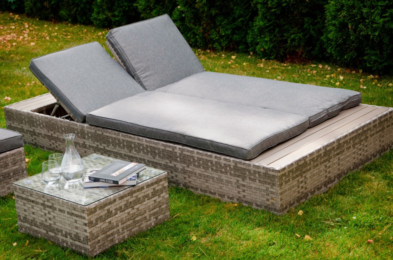 Wielofunkcyjna leżanka ogrodowa LATTICA z rattanu / Stół + łóżko + pufa
