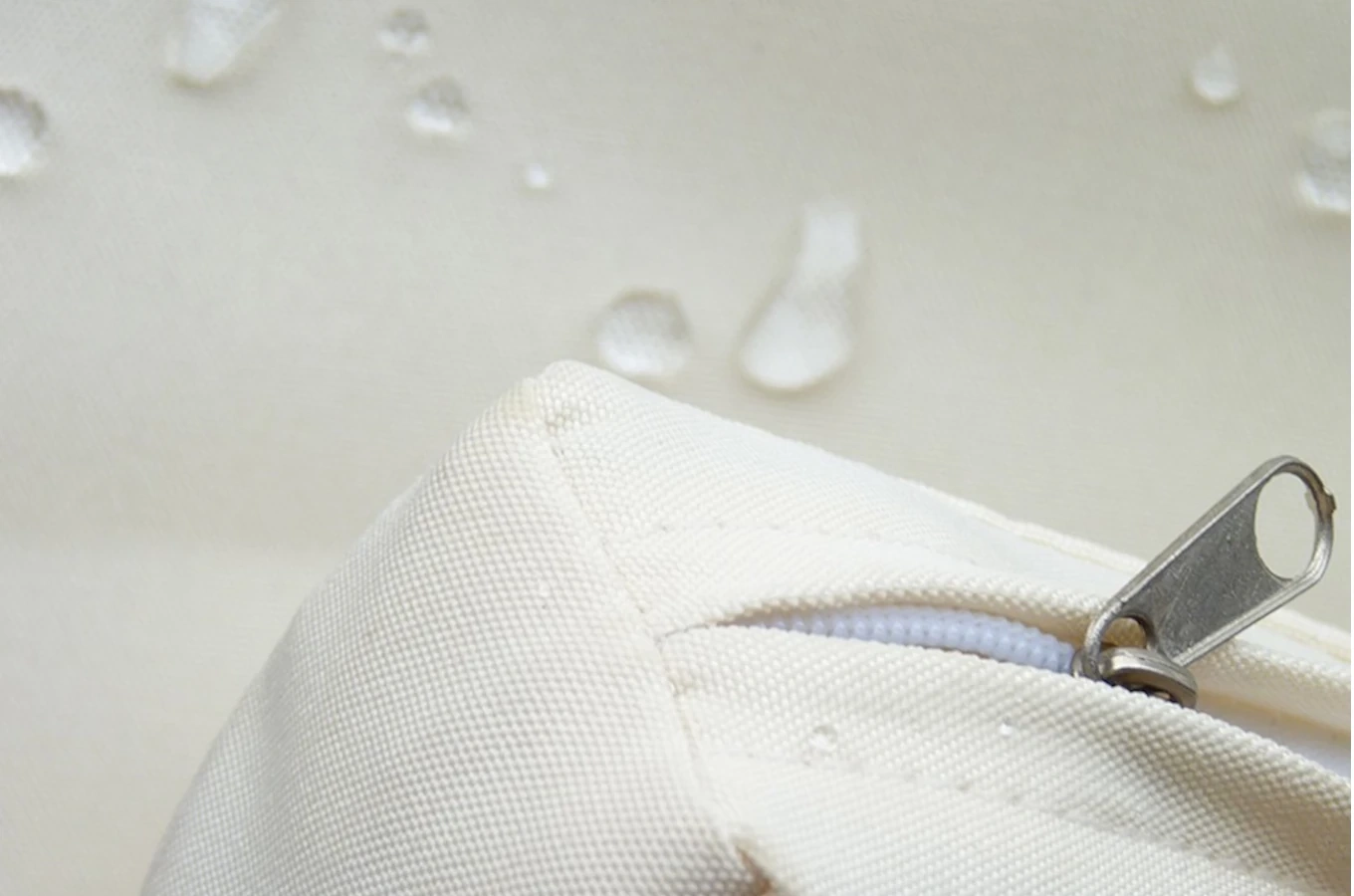 Zestaw mebli ogrodowych z technorattanu ORTA / Stół + 4 krzesła