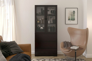 Drewniana sosnowa witryna ze szklanymi drzwiami Visby SANDEMO 3S80 / szer. 80 cm