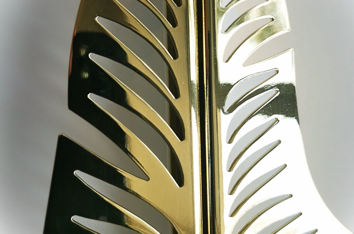 Złoty uchwyt LEAF Merlin w kształcie pióra / komplet