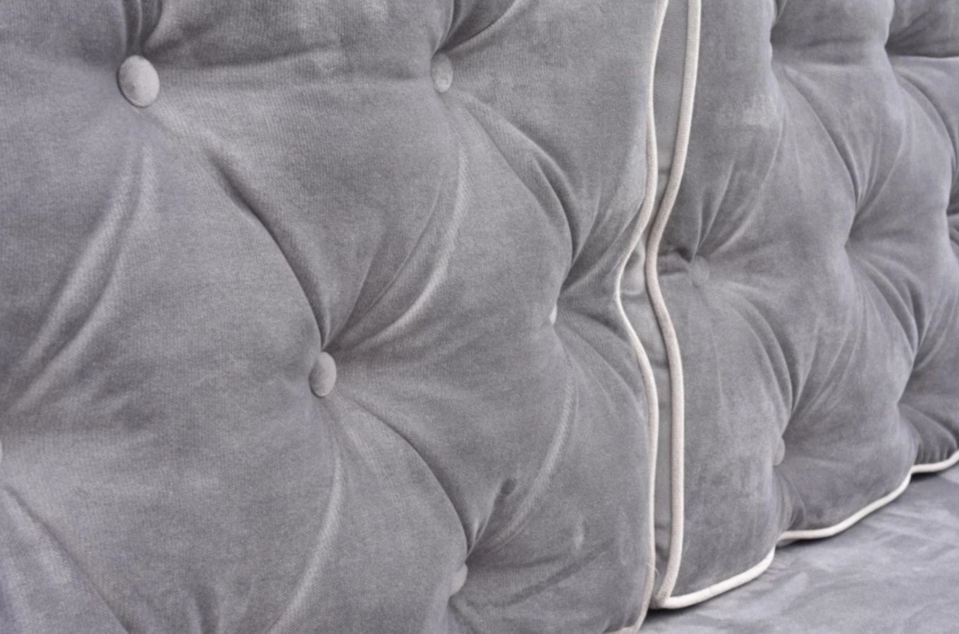 Elegancka sofa ROSIE z pikowanym oparciem / szerokość 185 cm