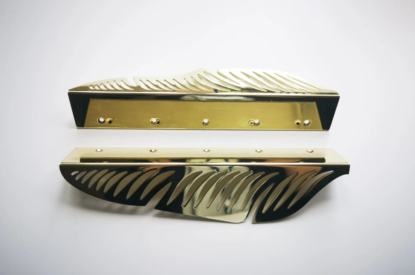 Złoty uchwyt LEAF Merlin w kształcie pióra / komplet