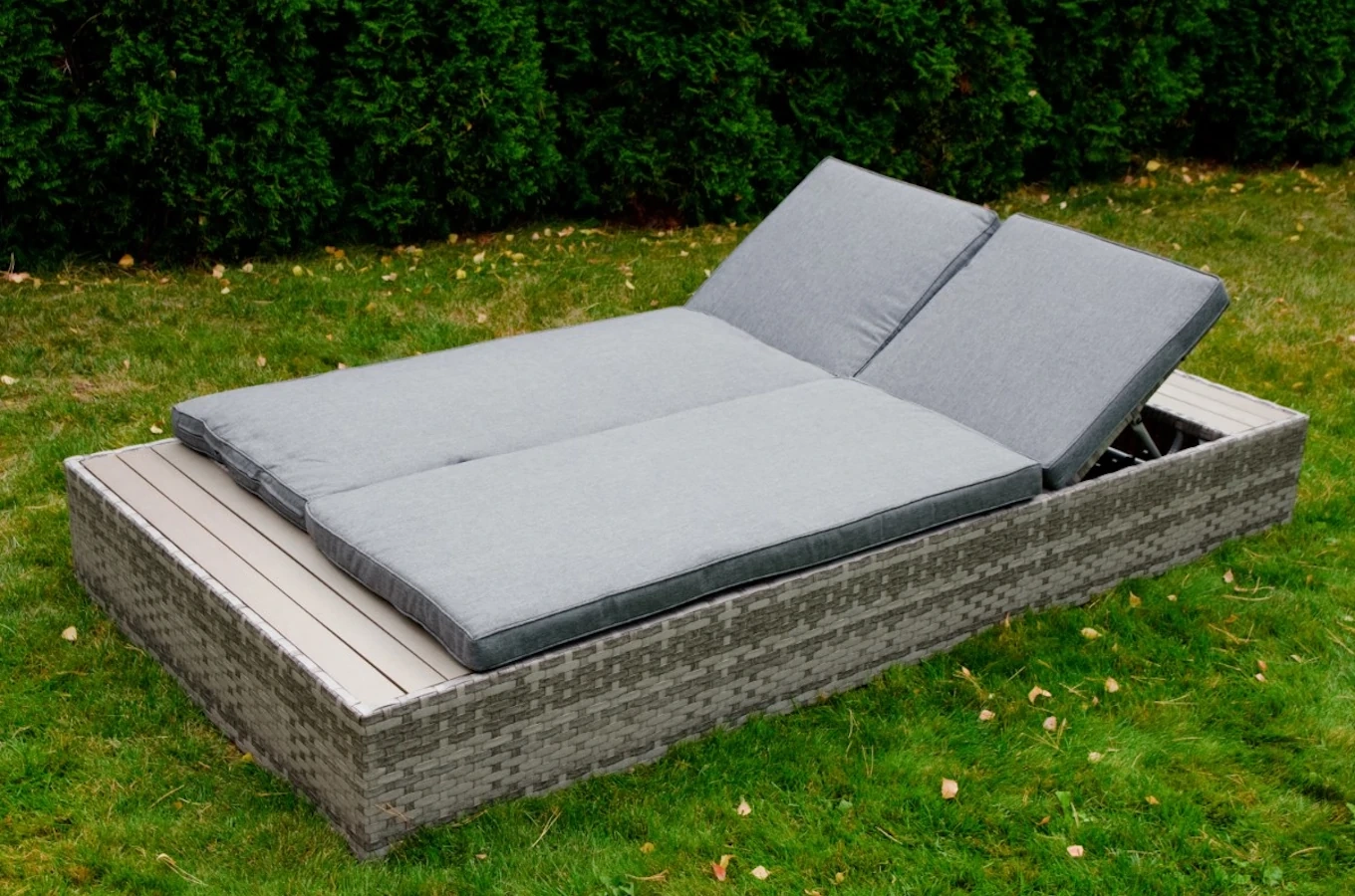 Wielofunkcyjna leżanka ogrodowa LATTICA z rattanu / Stół + łóżko + pufa