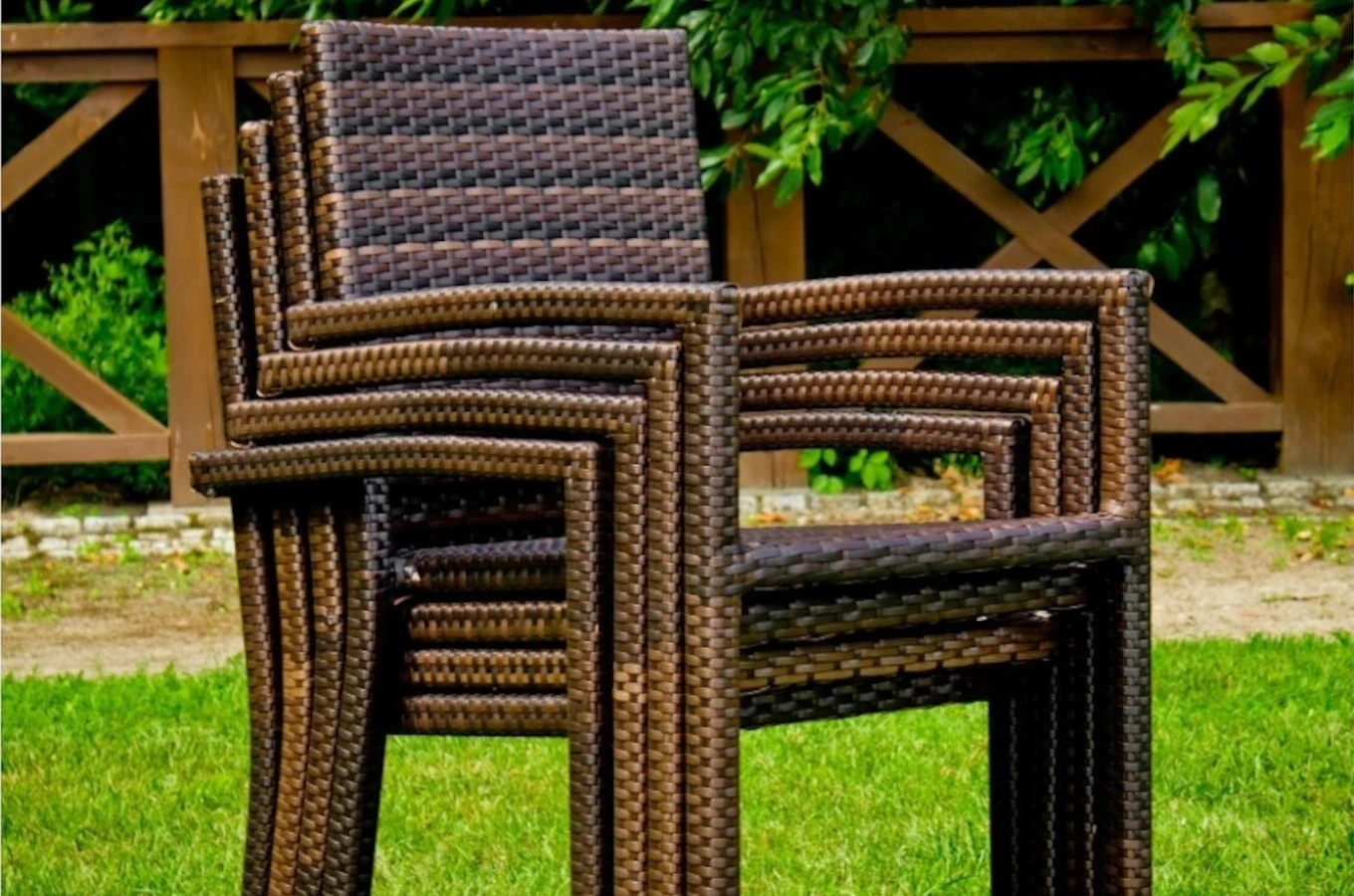 Zestaw mebli ogrodowych z technorattanu SERRA / Stół + 8 krzeseł