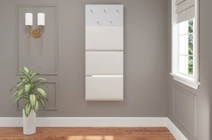 Biały wieszak na ubrania ze srebrnymi dodatkami Dancan EVELINE