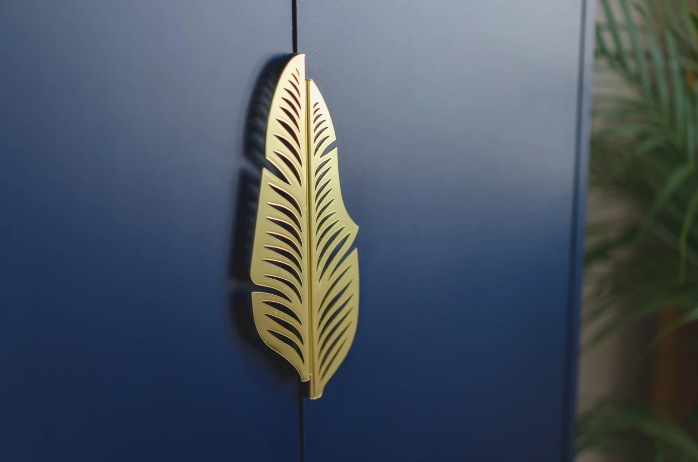 Złoty uchwyt LEAF Merlin w kształcie pióra / komplet