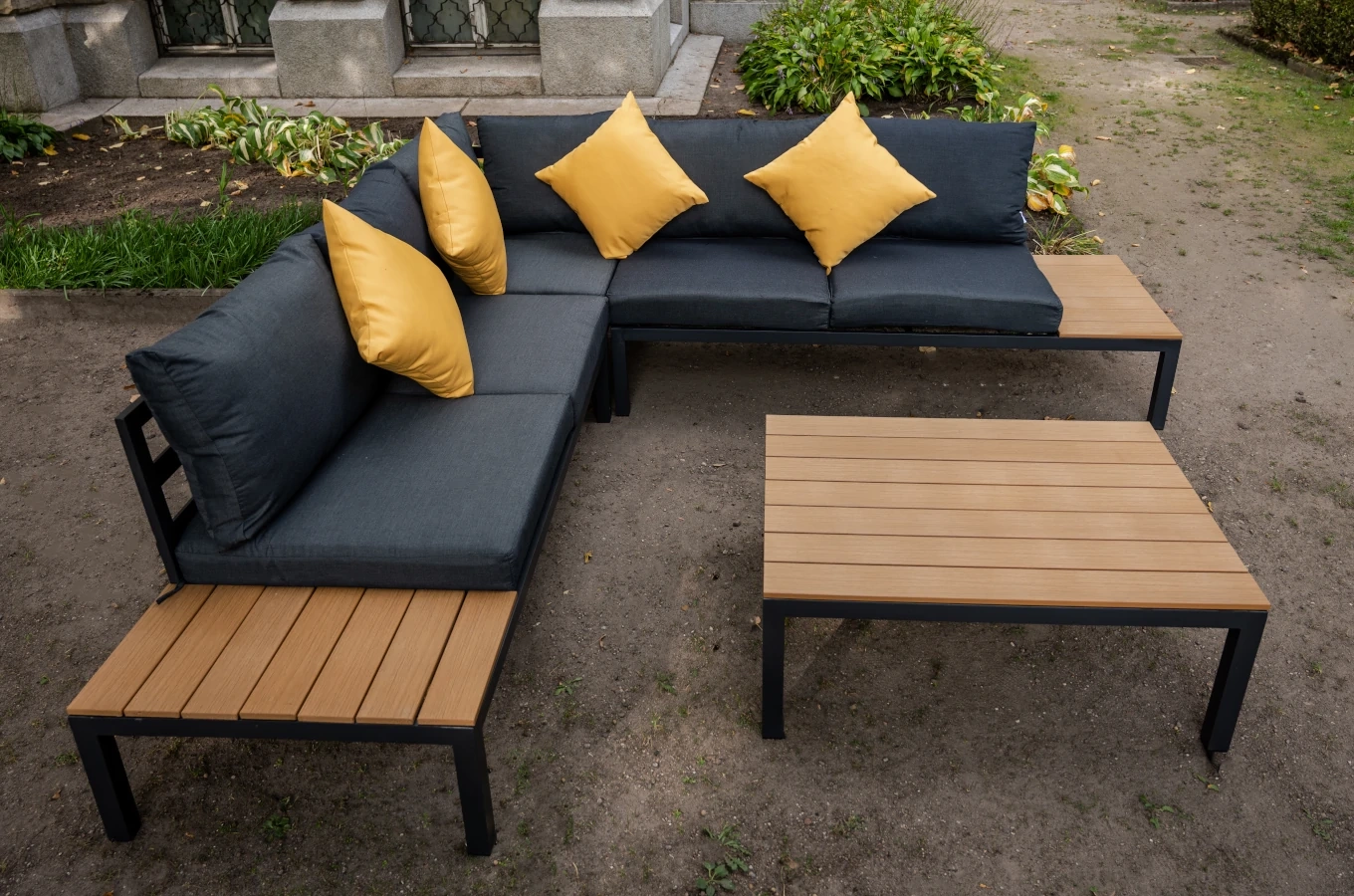 Duży zestaw ogrodowy z czarnego aluminium LAVA / Stół + narożnik