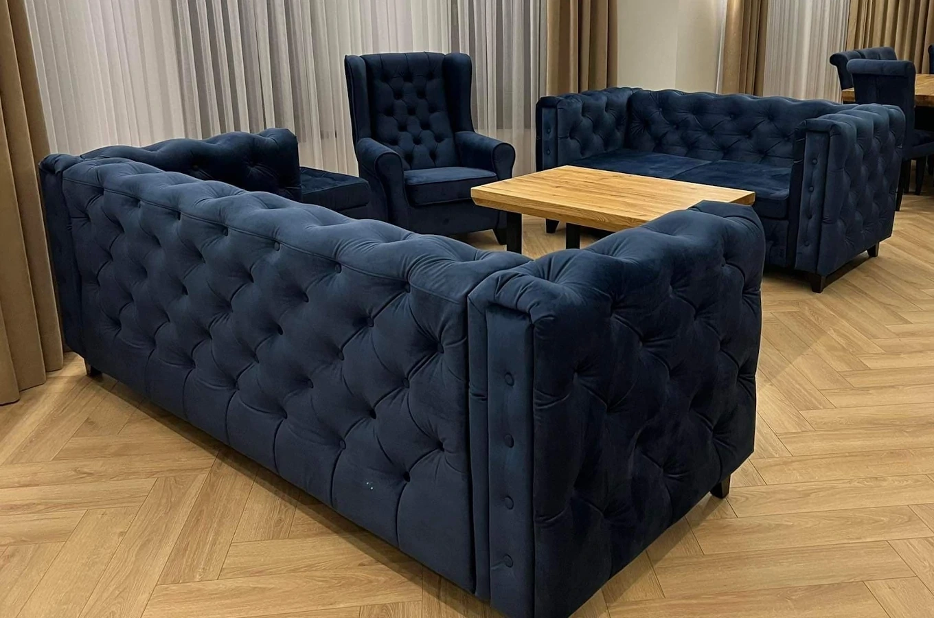 Elegancka 2-osobowa sofa MEDIOLAN II w stylu Chesterfield / szerokość 188 cm
