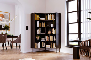 Nowoczesny narożny regał na książki Skandica HORN z czarnymi nogami / czarny / szer. 100 cm