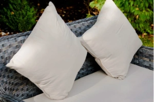 Zestaw mebli ogrodowych z technorattanu BLATTEN / Stół + 2 fotele + sofa