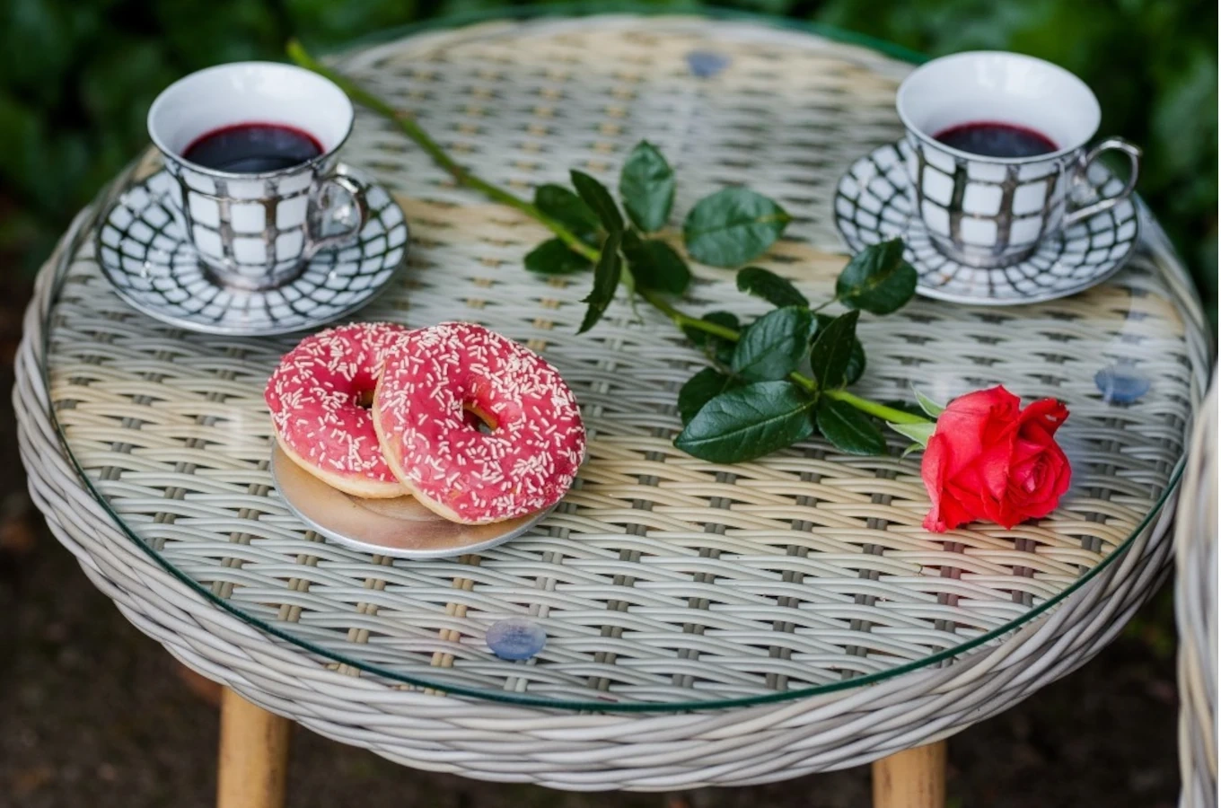 Zestaw mebli ogrodowych z technorattanu ASOLO / Stół + 2 fotele